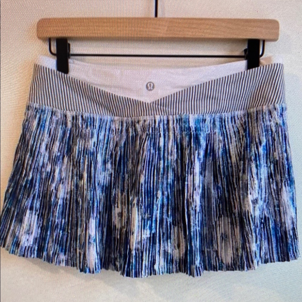 Lululemon Time To Shine Pleated Skirt Size 6 in Blurry Belle Multi Color